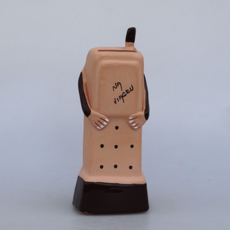 Dekorace - telefon, keramika.