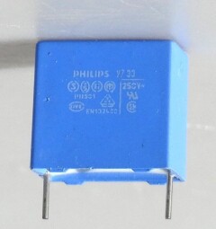 Kondenzátor značky Philips Y733