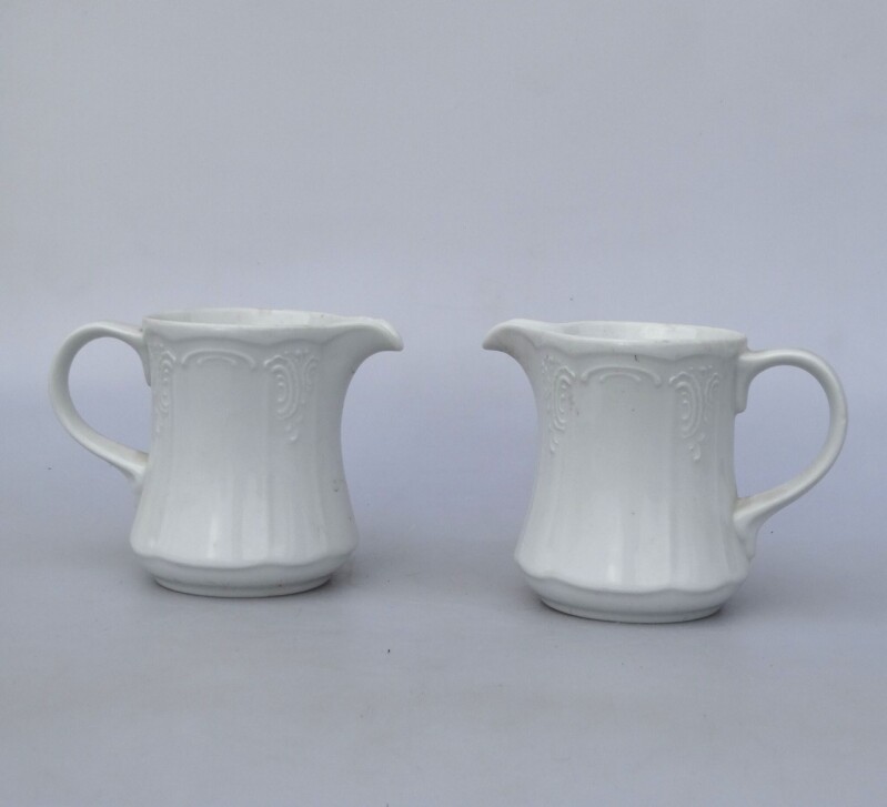 Dekorace - konvička, porcelán 2 kusy