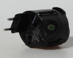 Adaptér pro různé typy elektrických zásuvek