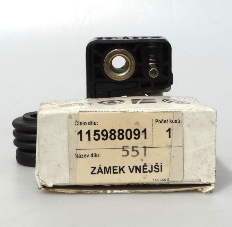Zámek 5-tých dveří, vnější (XS 115988091) A8ŠKODA