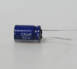 Elektrolytický kondenzátor 330µF 50V
