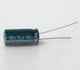 Elektrolytický kondenzátor 33µF“ 160V