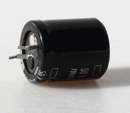 Elektrolytický kondenzátor 2200 µF 50 V