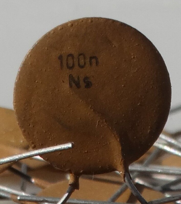 Keramický kondenzátor 100n Ns