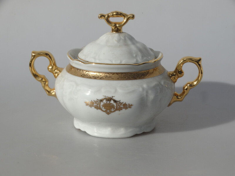 Porcelánová čajová souprava OMAR-vyrobená z kvalitního Karlovarského porcelánu.