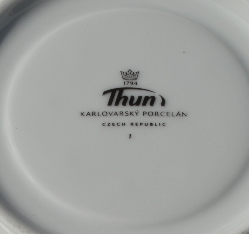 Porcelánová čajová souprava OMAR-vyrobená z kvalitního Karlovarského porcelánu.