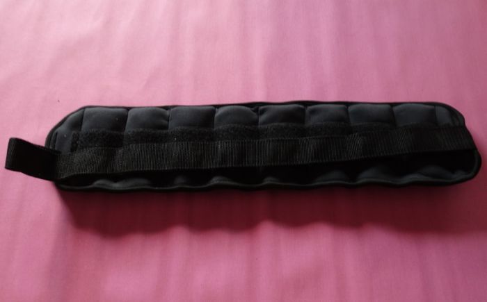 Závaží kolem pasu 8 X 230gramu.