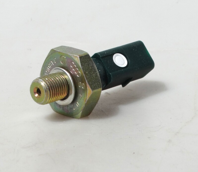 Spínač tlaku oleje 064918081A 