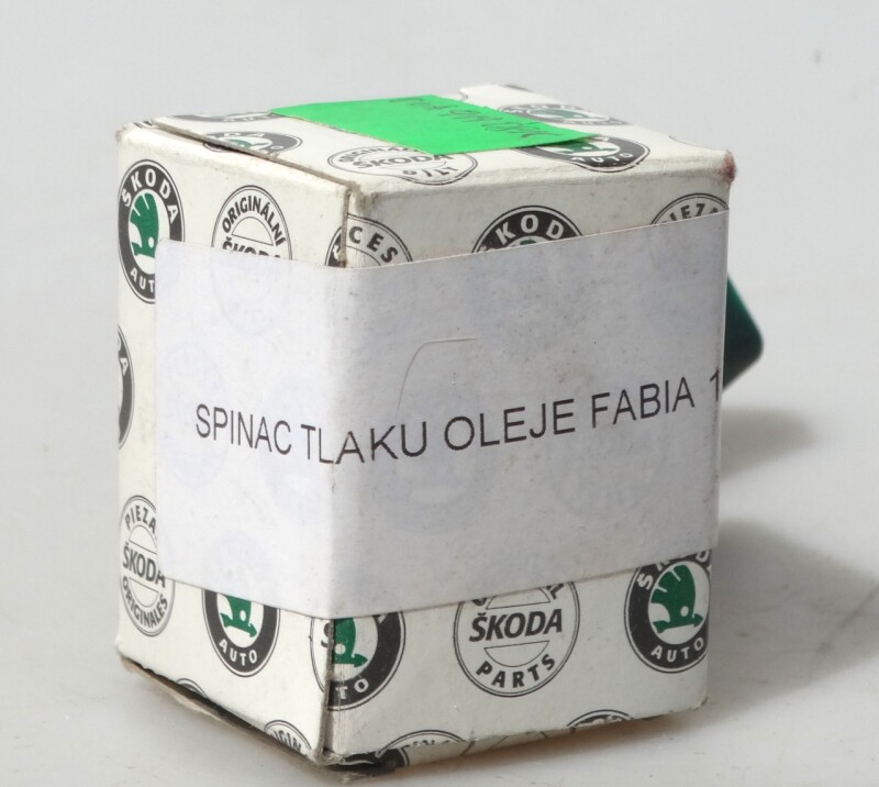 Spínač tlaku oleje 064918081A 