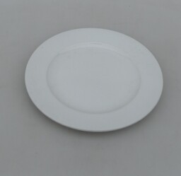  Bílý, keramický talíř 20cm.