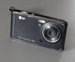 Kompaktní digitální fotoaparát značky LG,