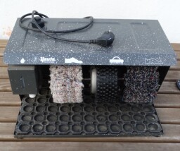 Elektrický čistič bot.