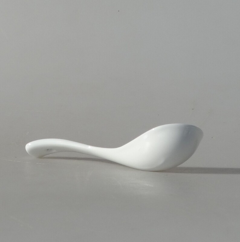 Lžičky  ba polévku. nebo míchání nápojů.. - porcelán