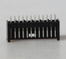 Konektor typu pin header