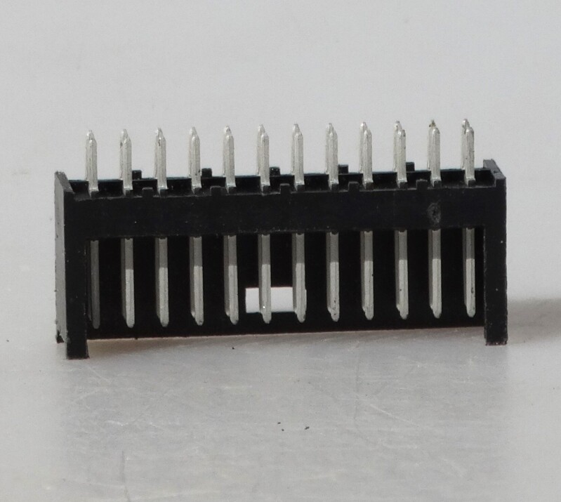 Konektor typu pin header