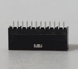 Konektor typu pin header